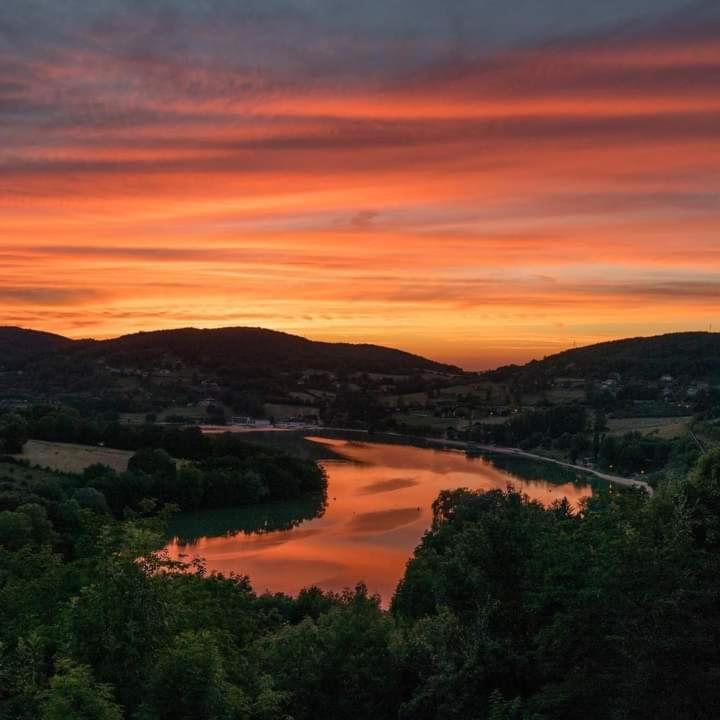 Chambre Climatisee Au Coeur De Brive Avec Televiseur Connecte Wifi Netflix Екстер'єр фото